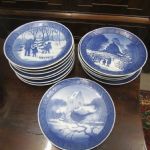 671 8116 CHRISTMAS PLATES